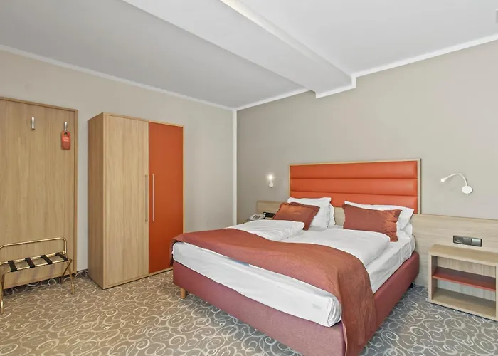 Otel Apartment 4*