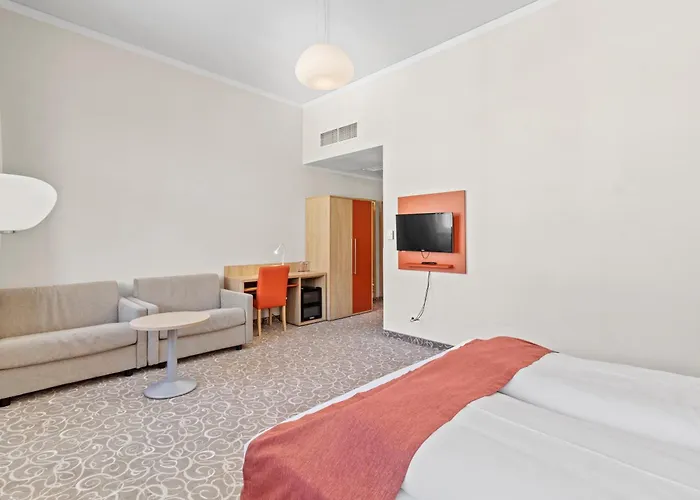 Otel Apartment 4*