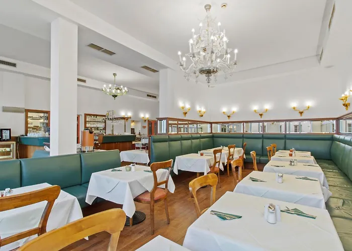 Otel Apartment 4*